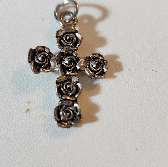 Rose cross pendent - Picture 1 of 2